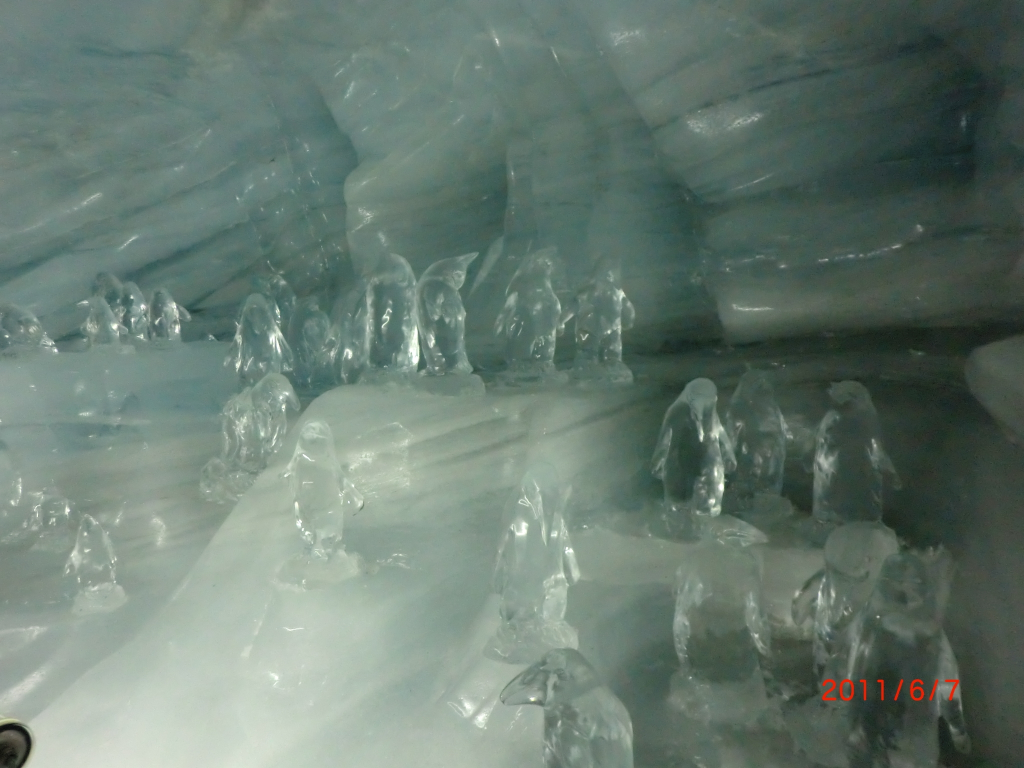 阿尔比斯山上的冰宫