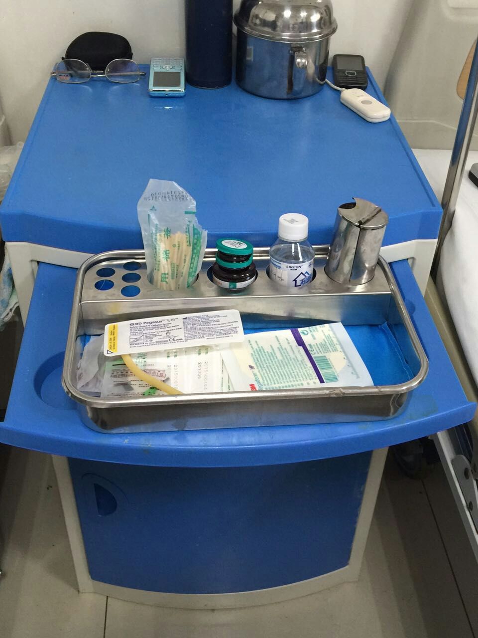 治疗盘规范放置