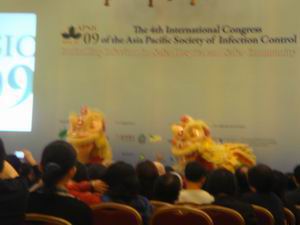 调整大小 别样的开幕式.jpg